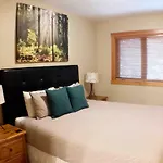 Wolf Lodge Canmore